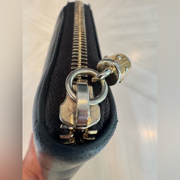 🛍️HP🛍️AUTHENTIC GUCCI👜 Soho Pebbled Leather Zip Around Long Wallet (Black) - Picture 12 of 15